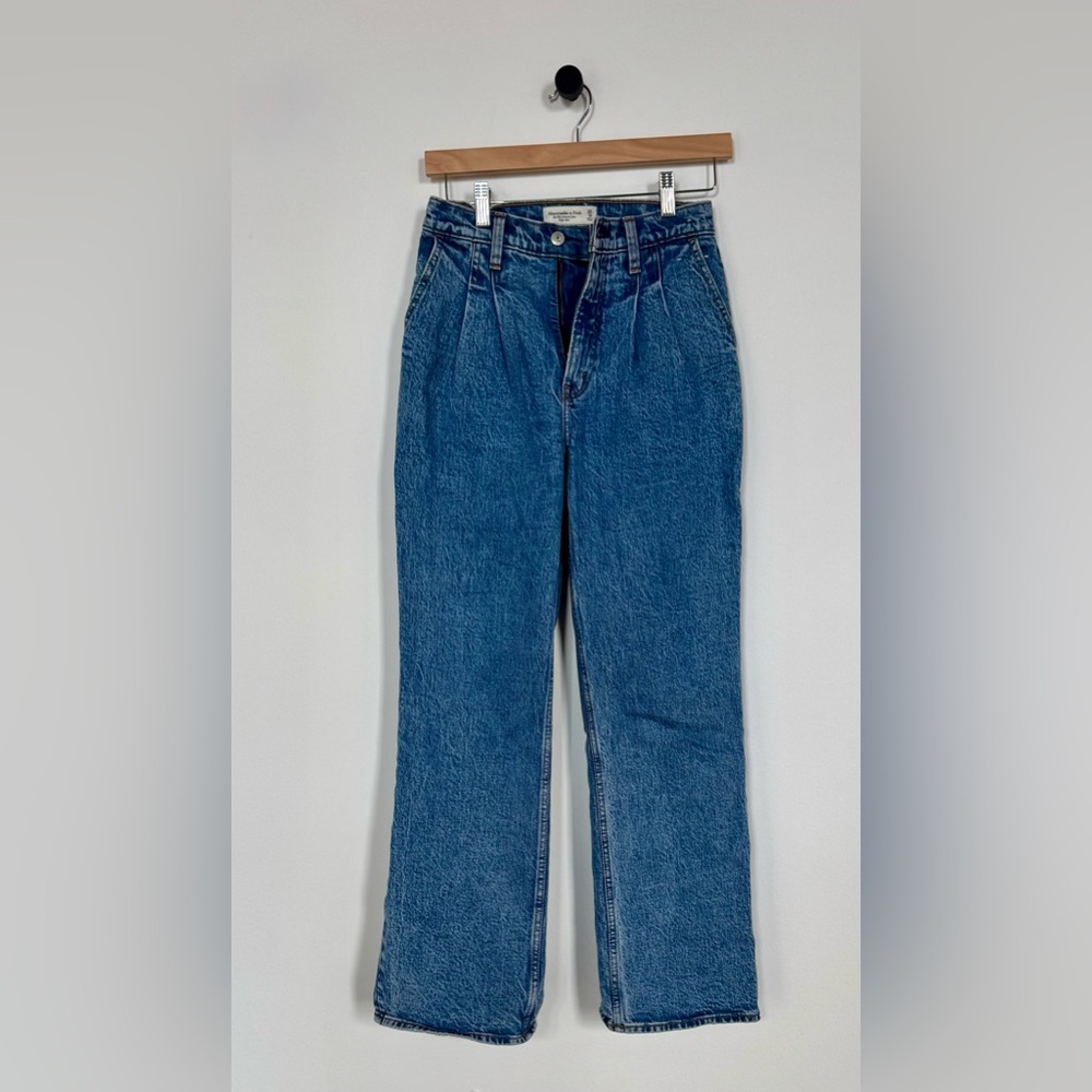 Abercrombie & Fitch 90’s High Rise Relaxed Jean